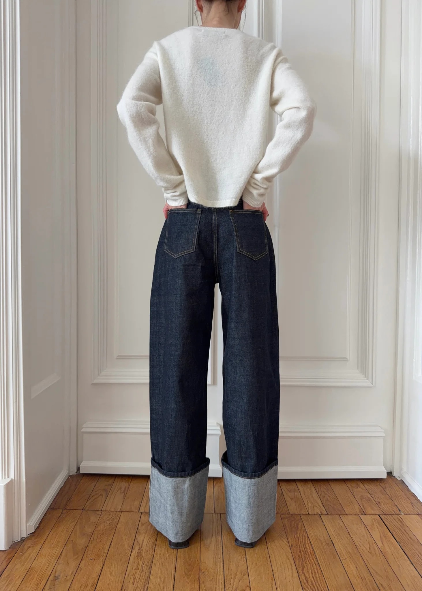 Джинсы raw denim с отворотами